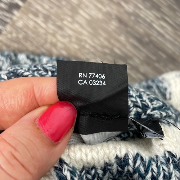 Club Monaco Crop Top Sweater NWOT Wool Blend - Picture 12 of 12